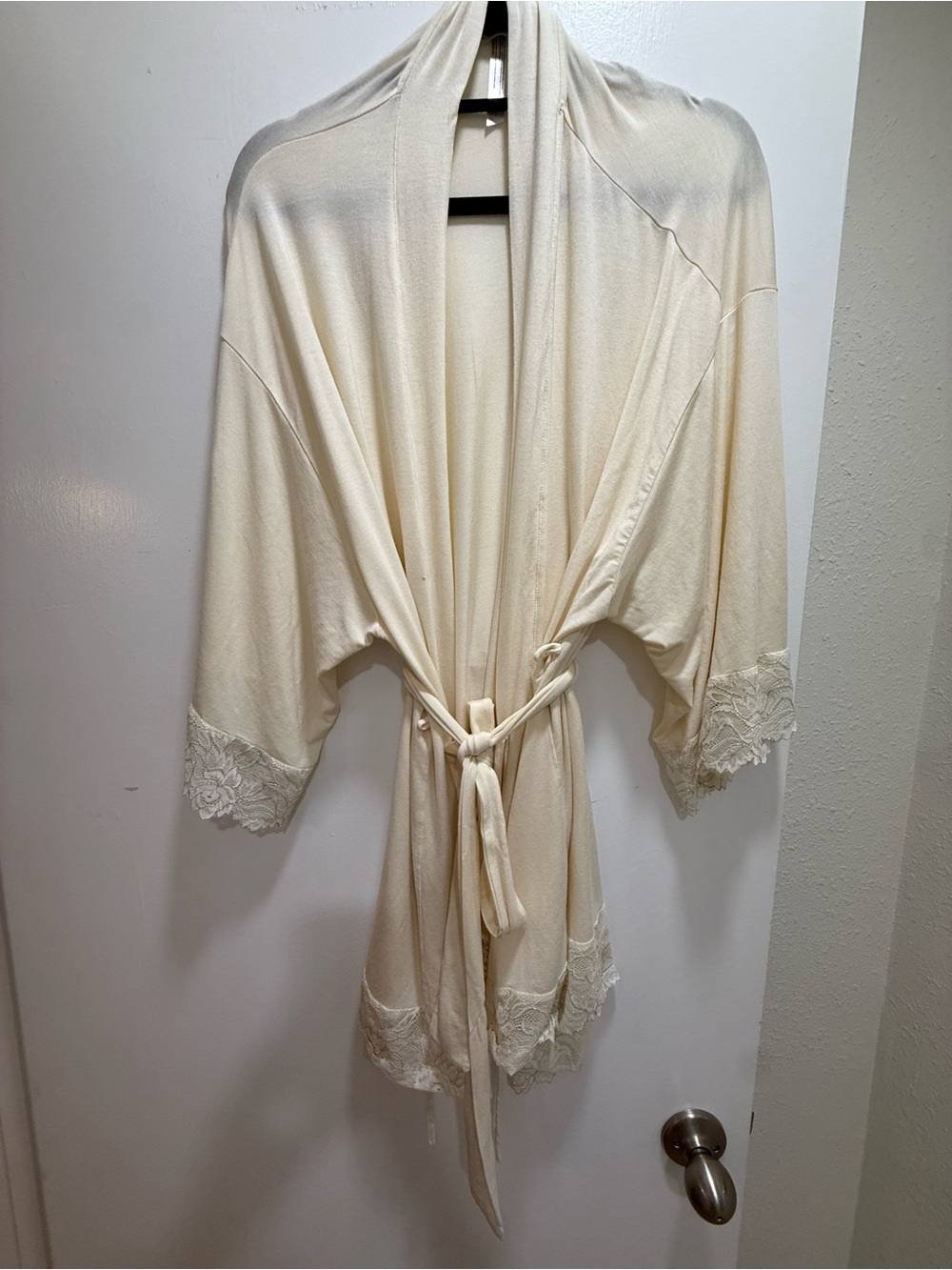 Flora Nikrooz Cream Lace-Trim Satin Robe